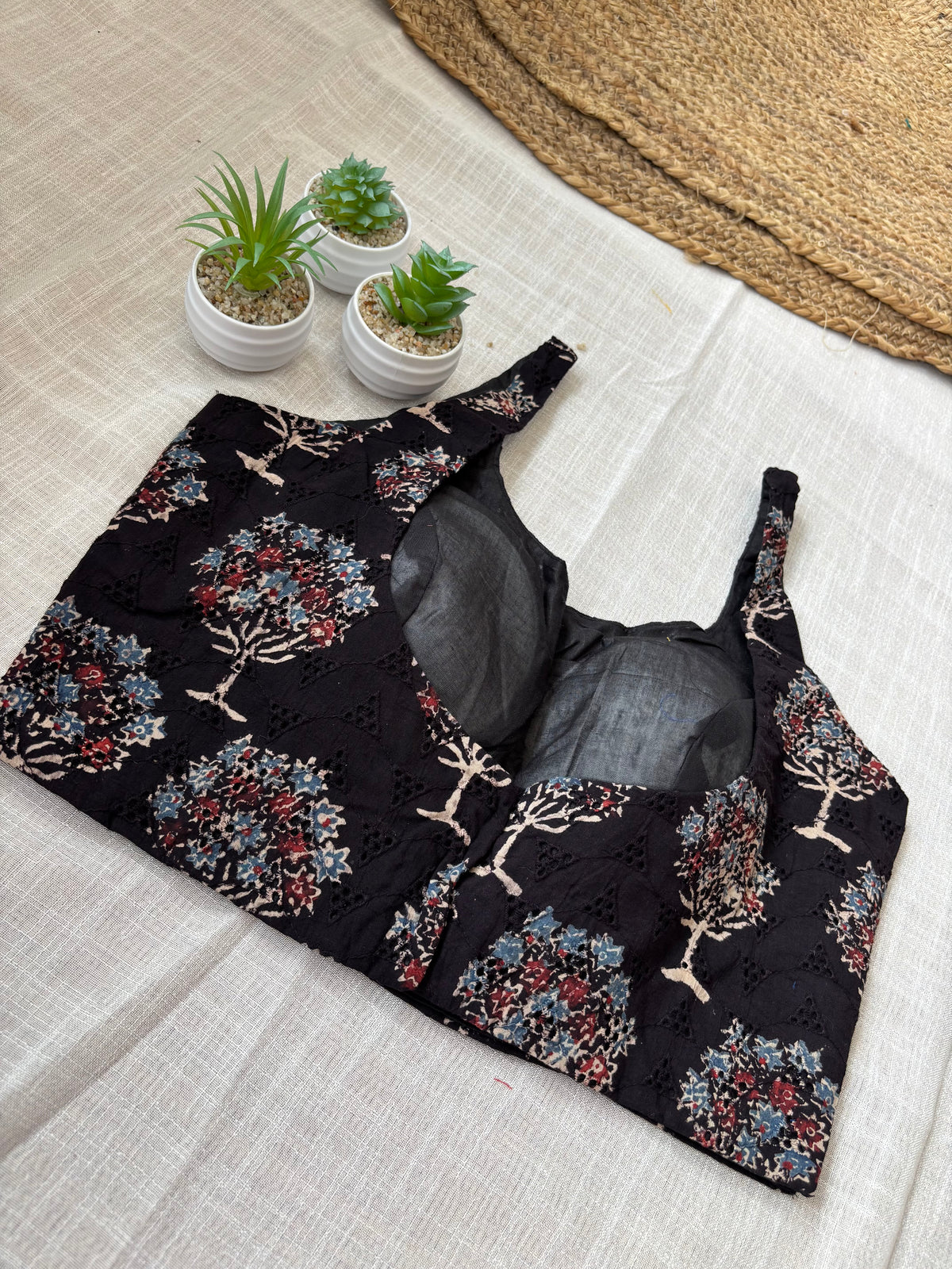 BLACK HAKOBA BLOUSE