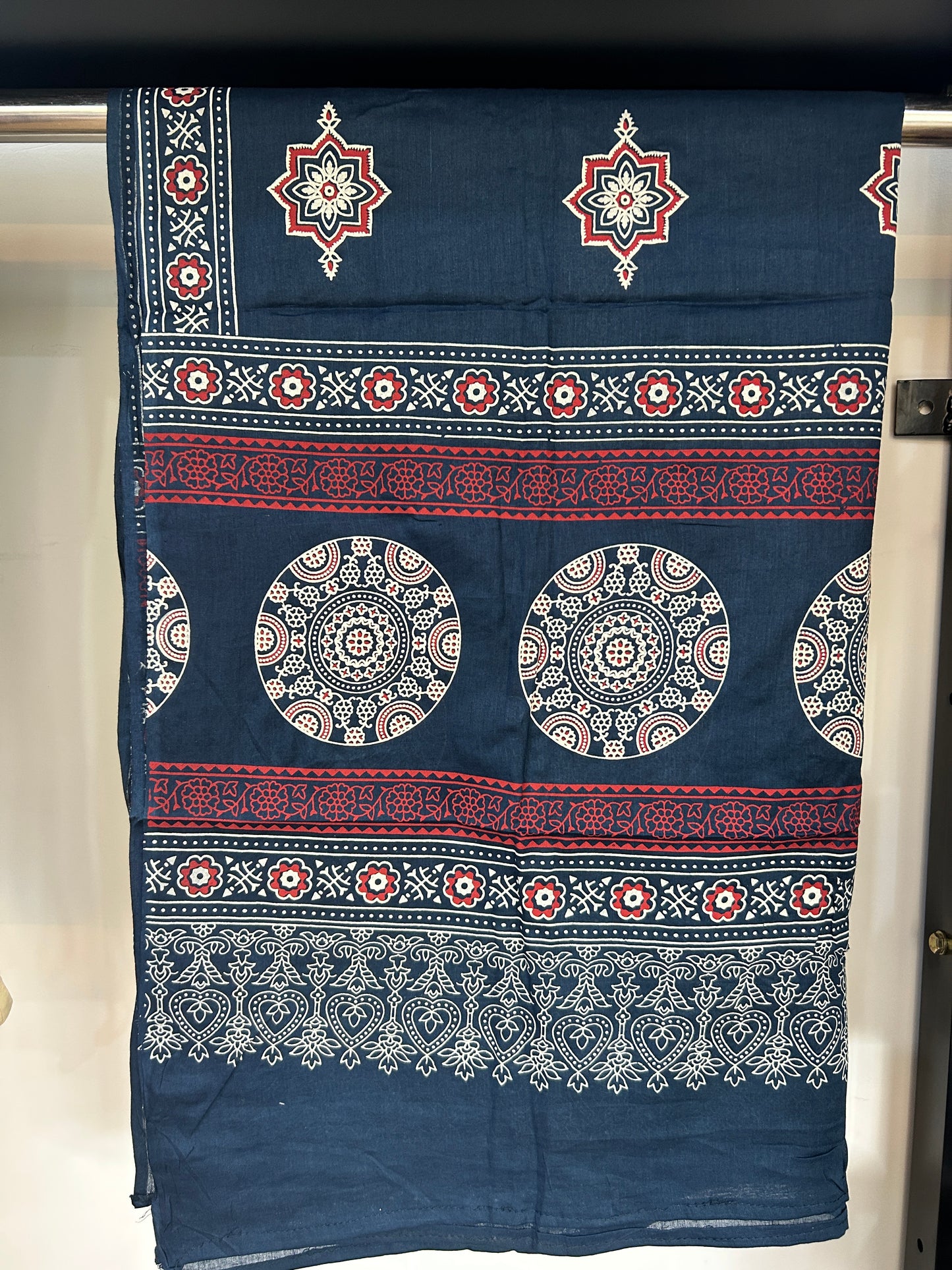 WHITE GAMTHI COTTON SUIT