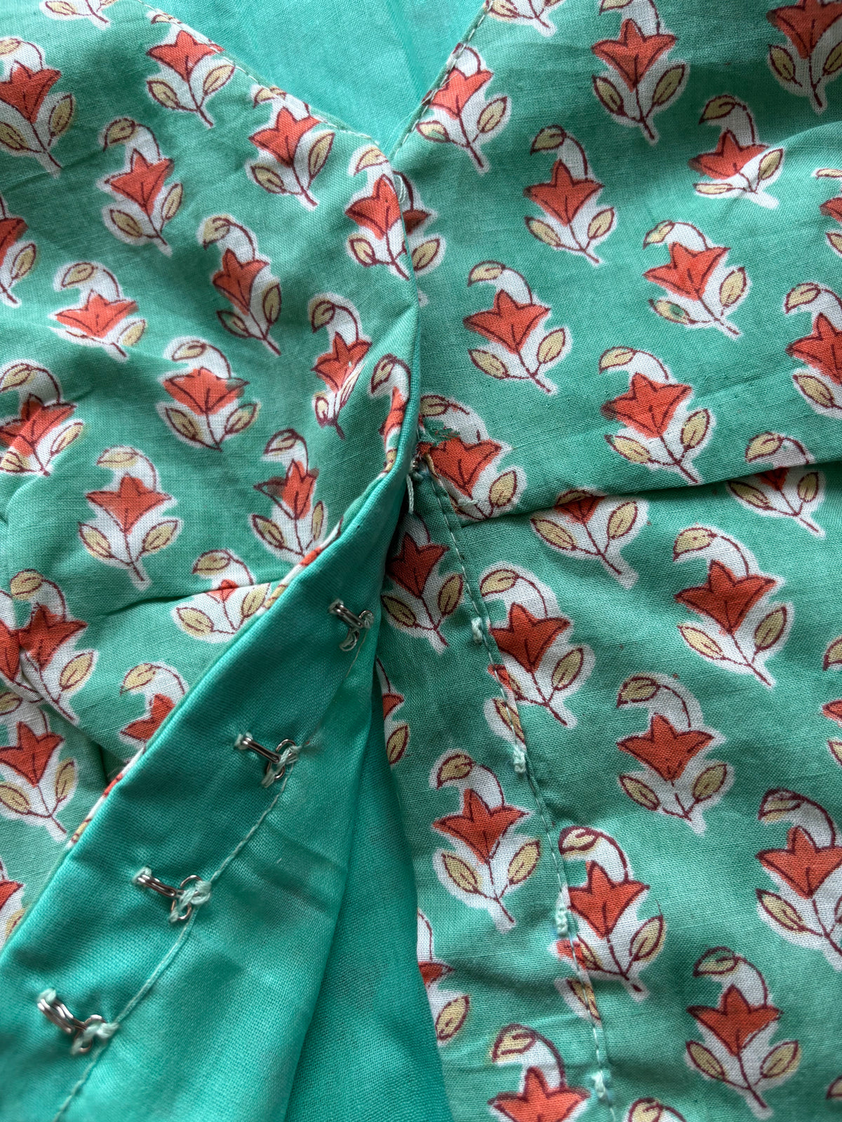 GREEN STRECHABLE BLOUSE
