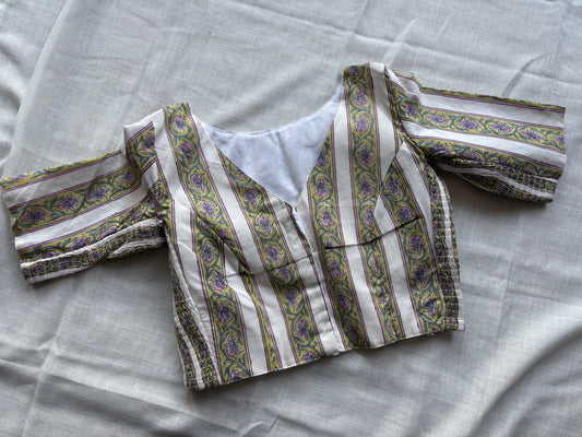 WHITE STRECHABLE BLOUSE