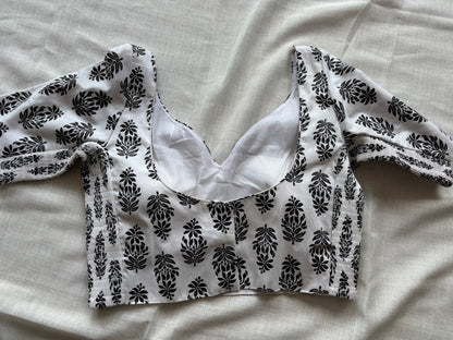 WHITE STRECHABLE BLOUSE