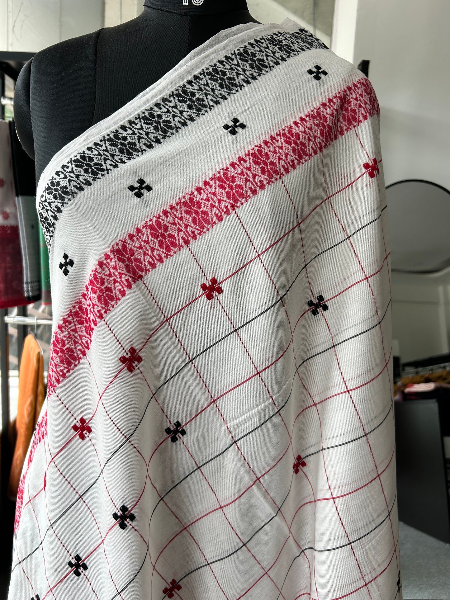 WHITE DHANIAKHALI SAREE