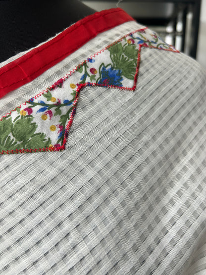White applique kota