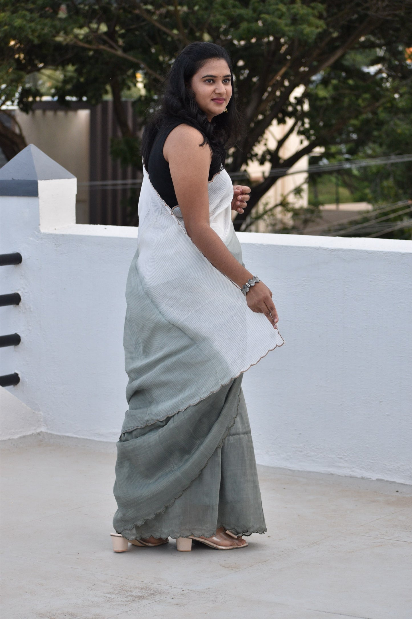 GREY MUL SAREE