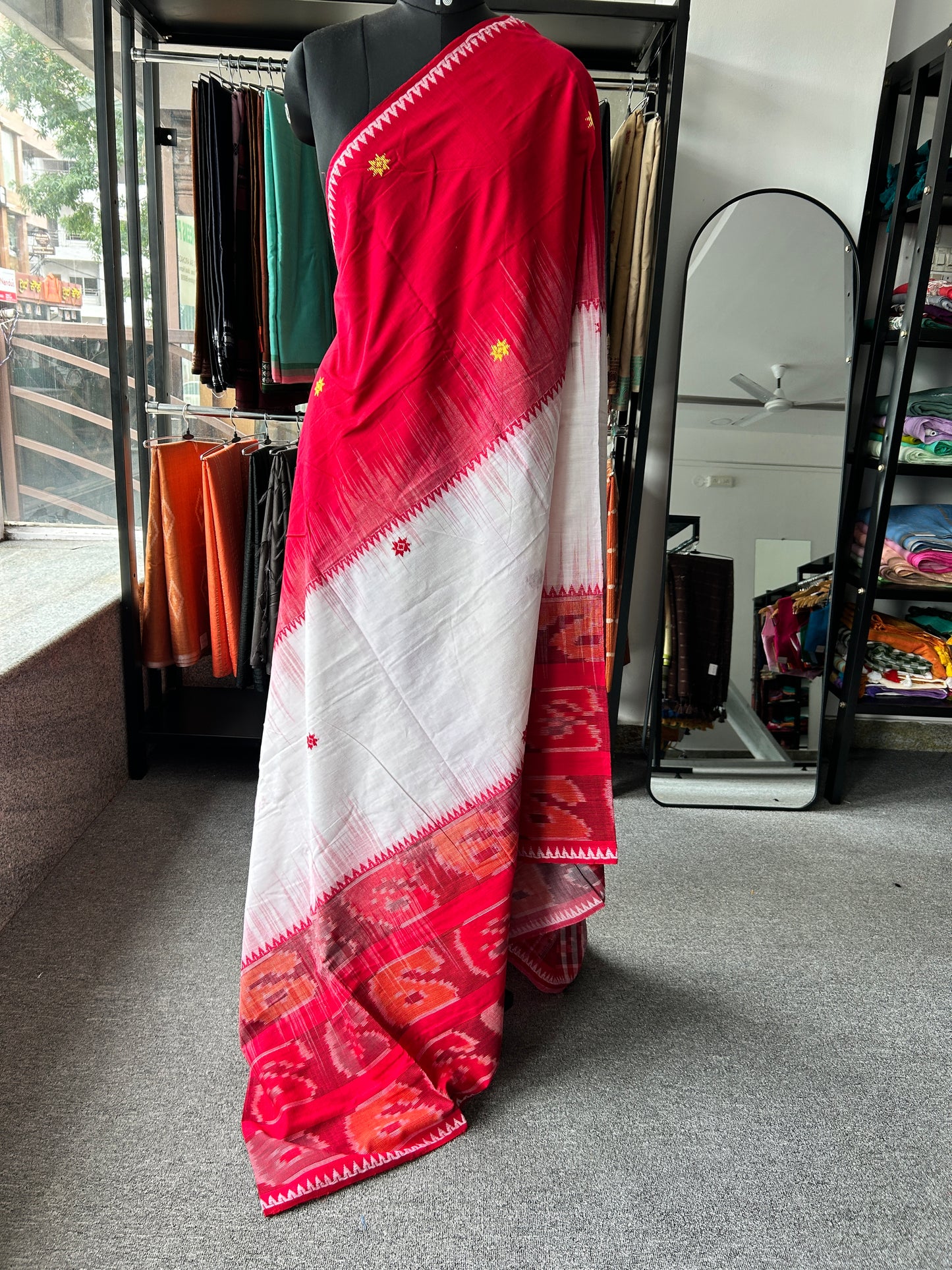 RED DHANIAKHALI SAREE