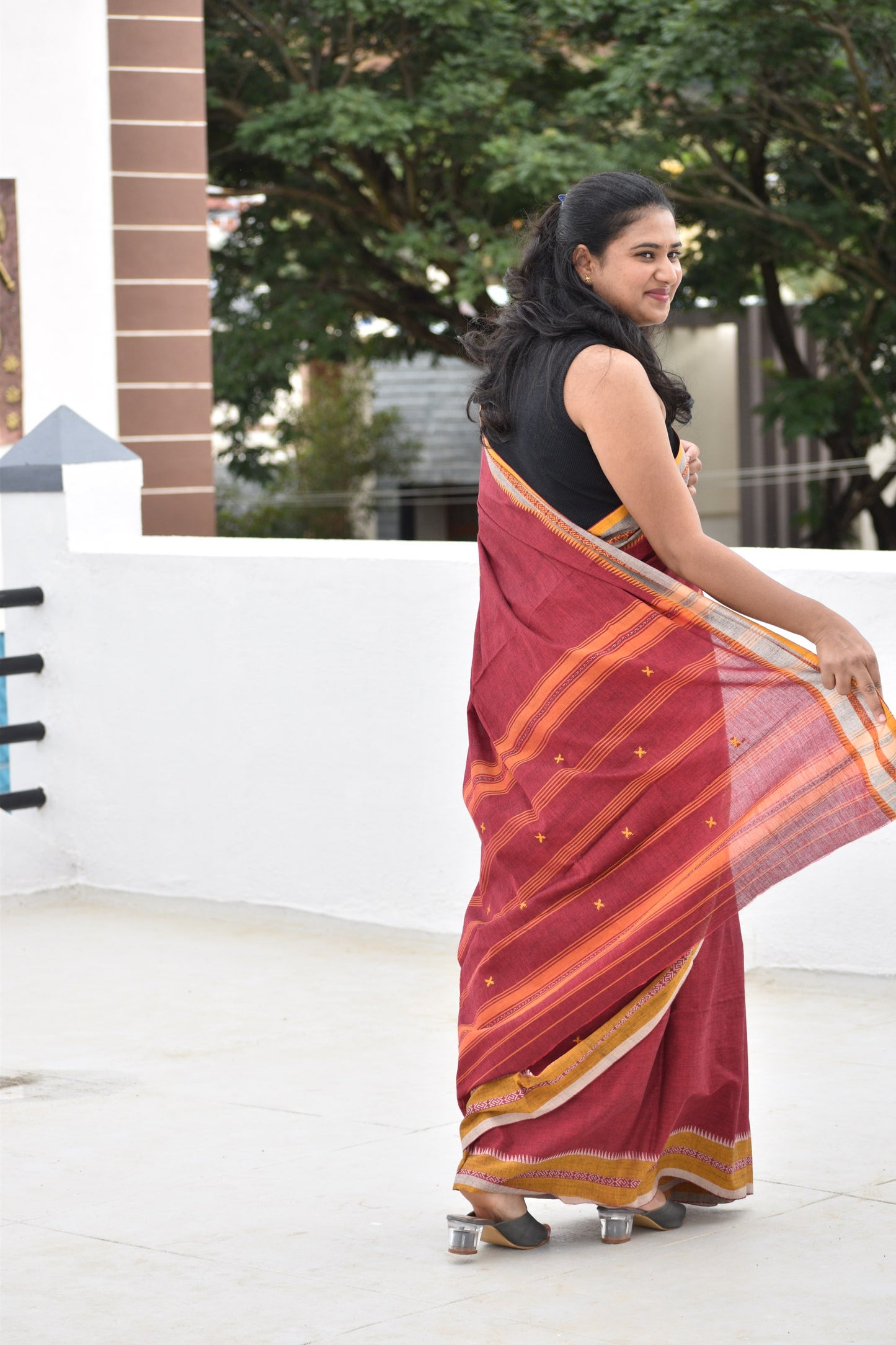 RED DHANIAKHALI SAREE