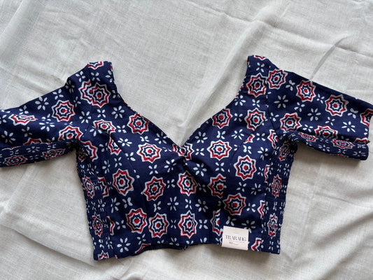 BLUE STRECHABLE BLOUSE