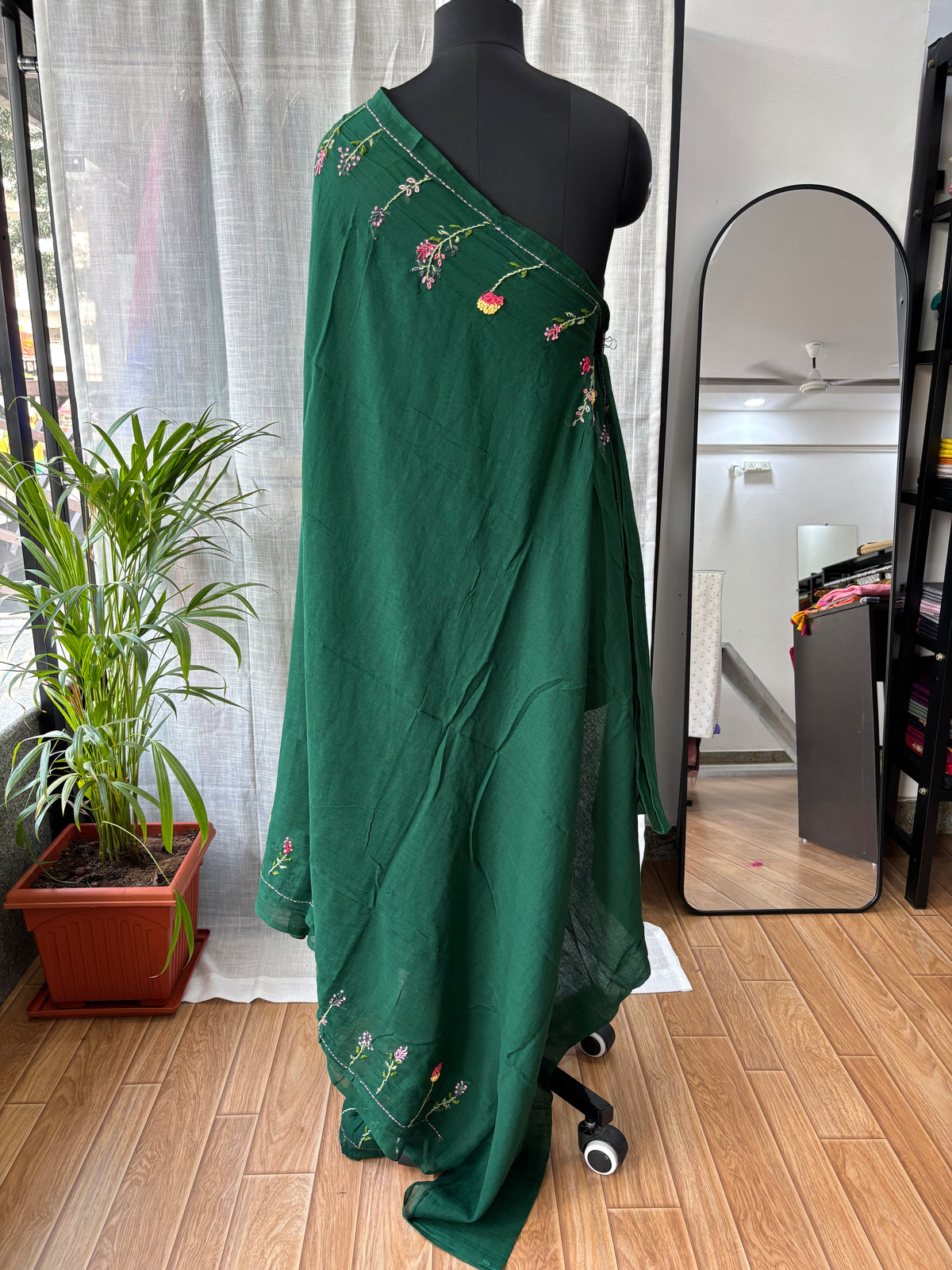 GREEN EMBROIDERED MUL SAREE