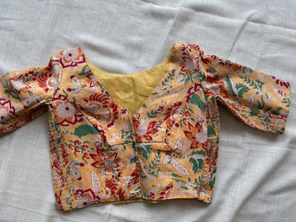 YELLOW STRECHABLE BLOUSE
