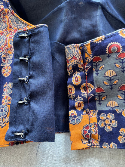 BLUE STRECHABLE BLOUSE