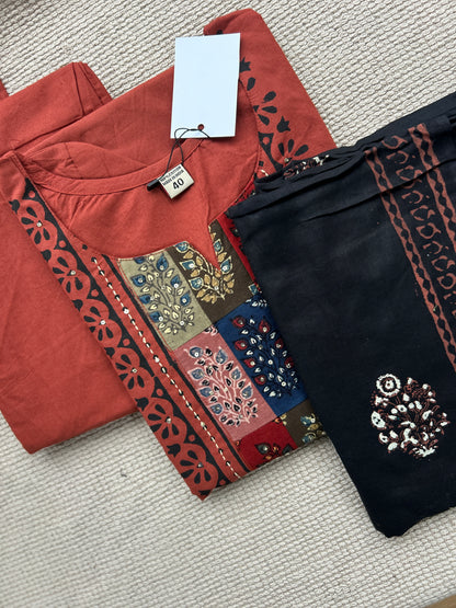 ORANGE GAMTHI COTTON SUIT