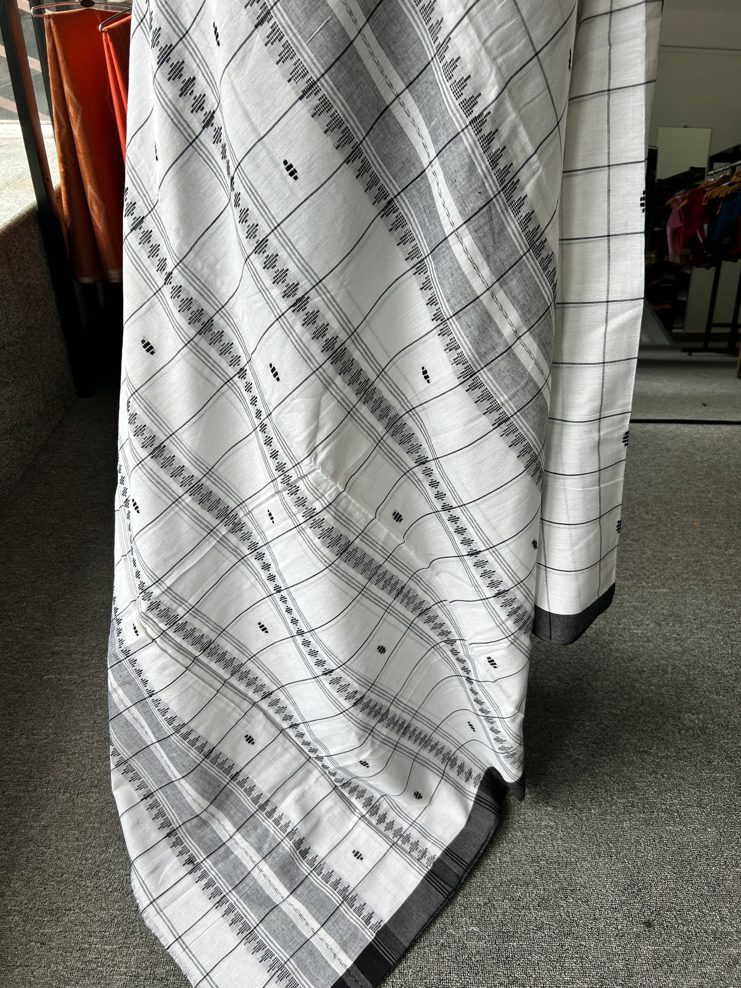 WHITE DHANIAKHALI SAREE