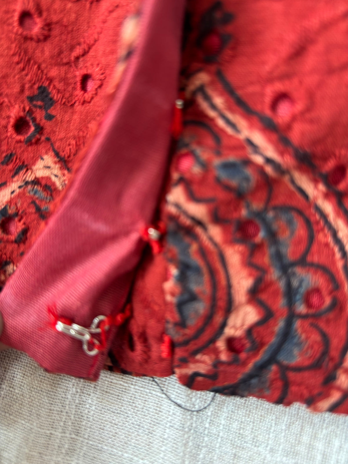 MAROON HAKOBA BLOUSE