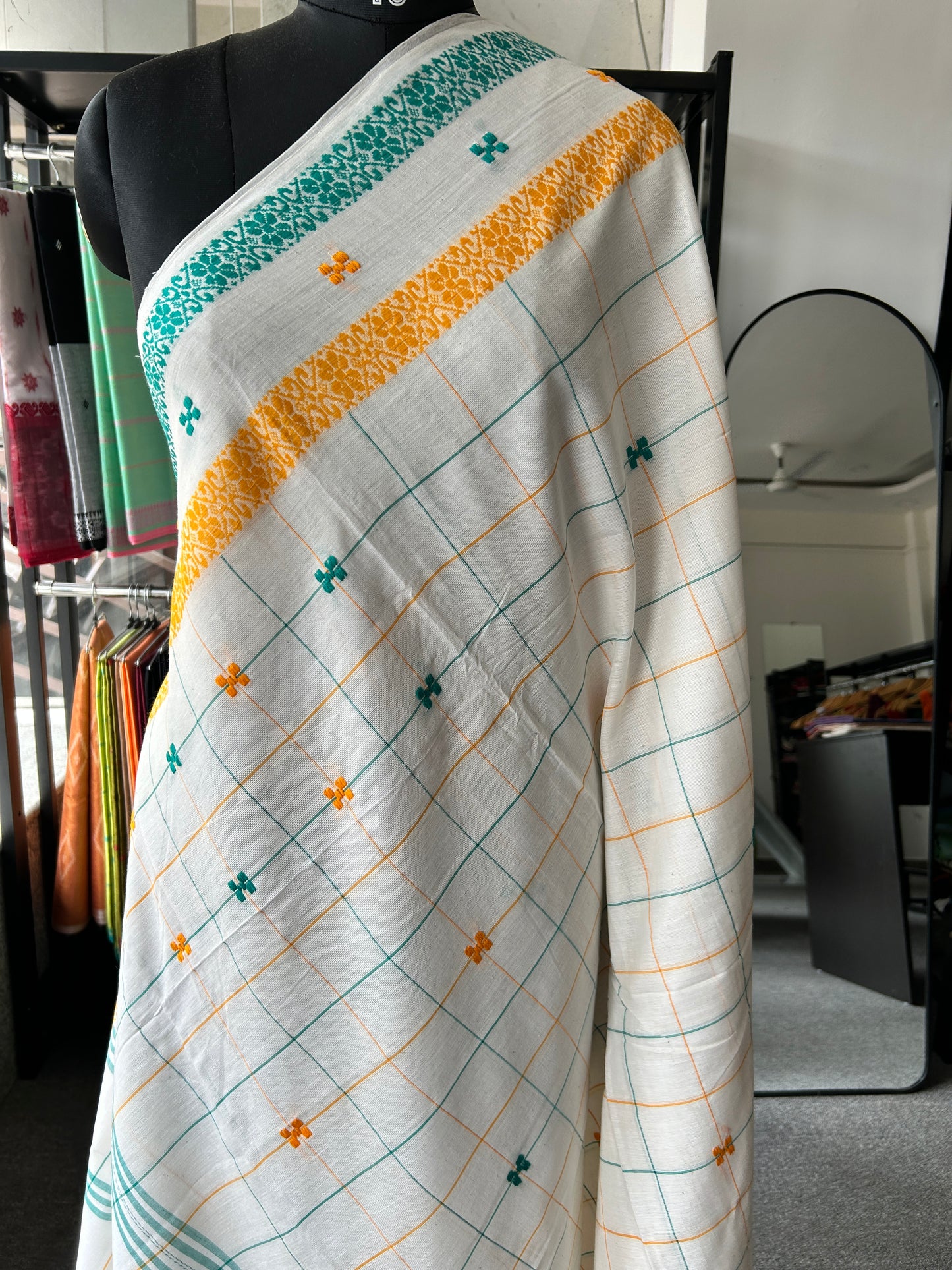 WHITE DHANIAKHALI SAREE