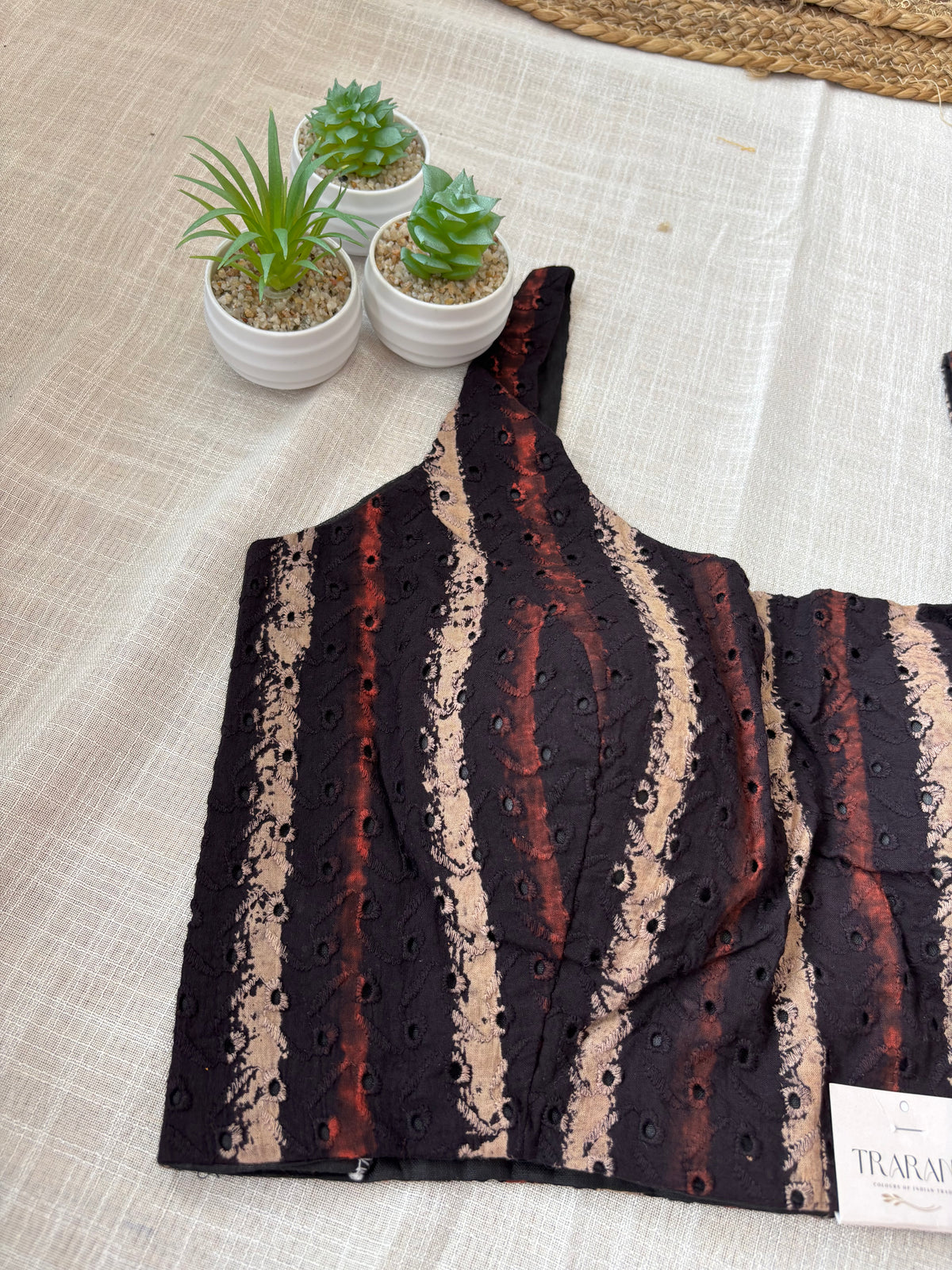 BLACK HAKOBA BLOUSE