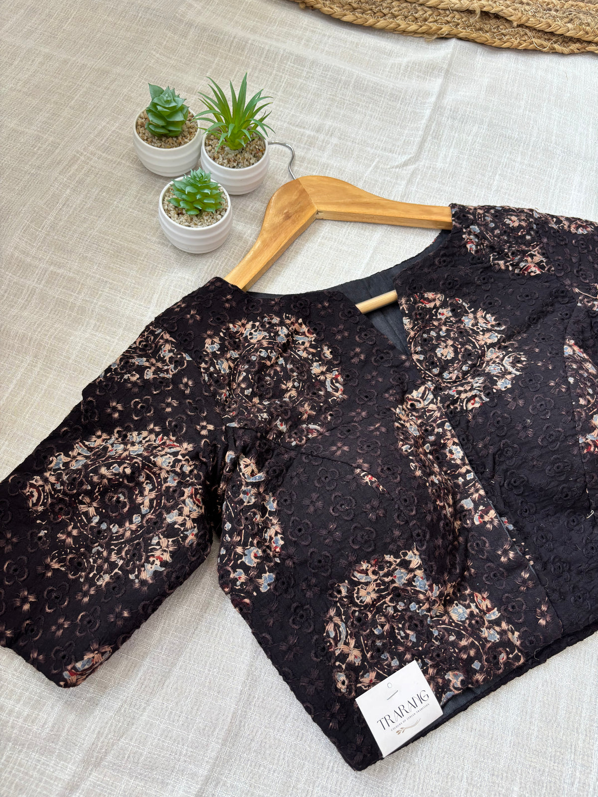 BLACK HAKOBA BLOUSE