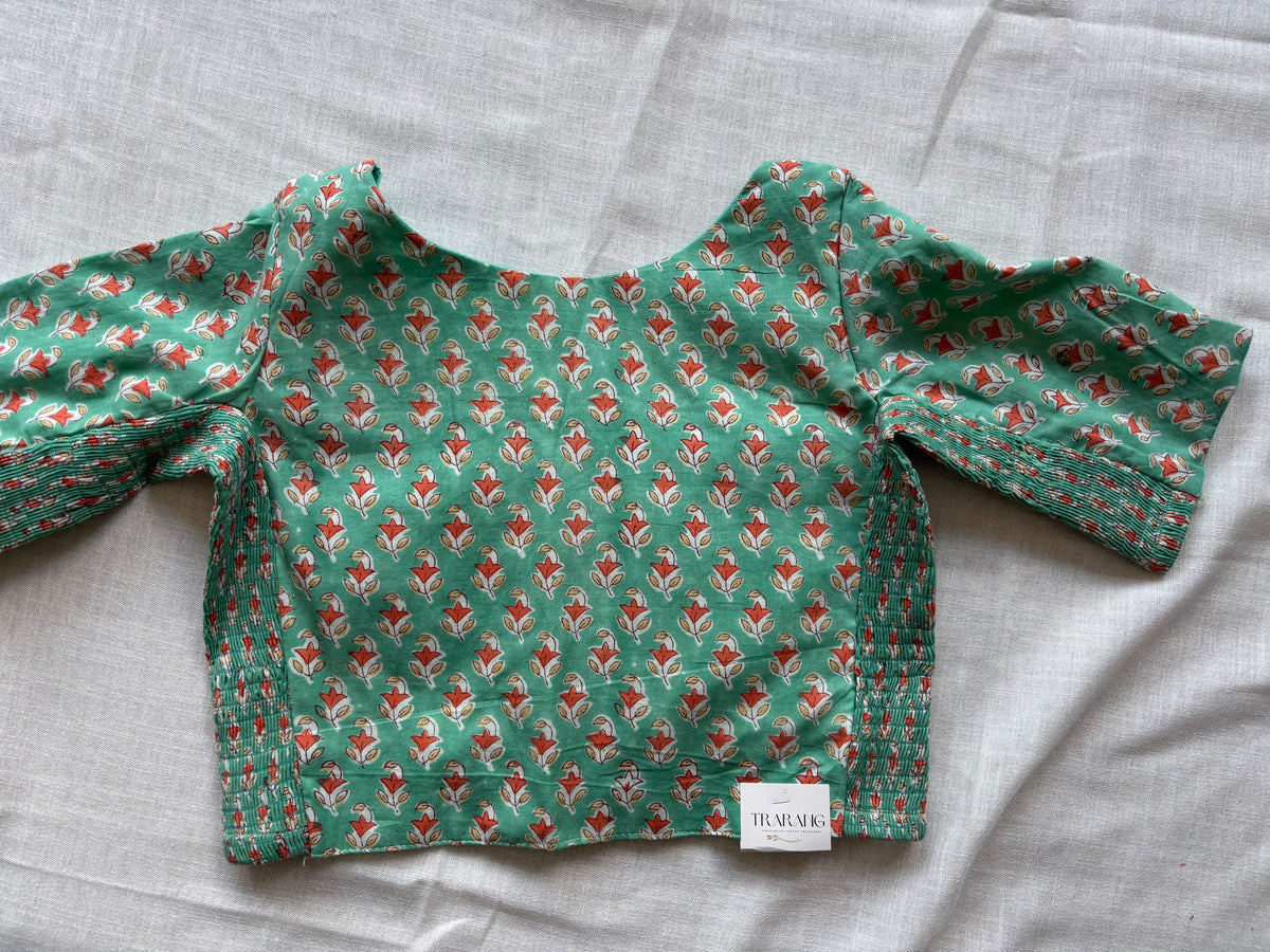 GREEN STRECHABLE BLOUSE