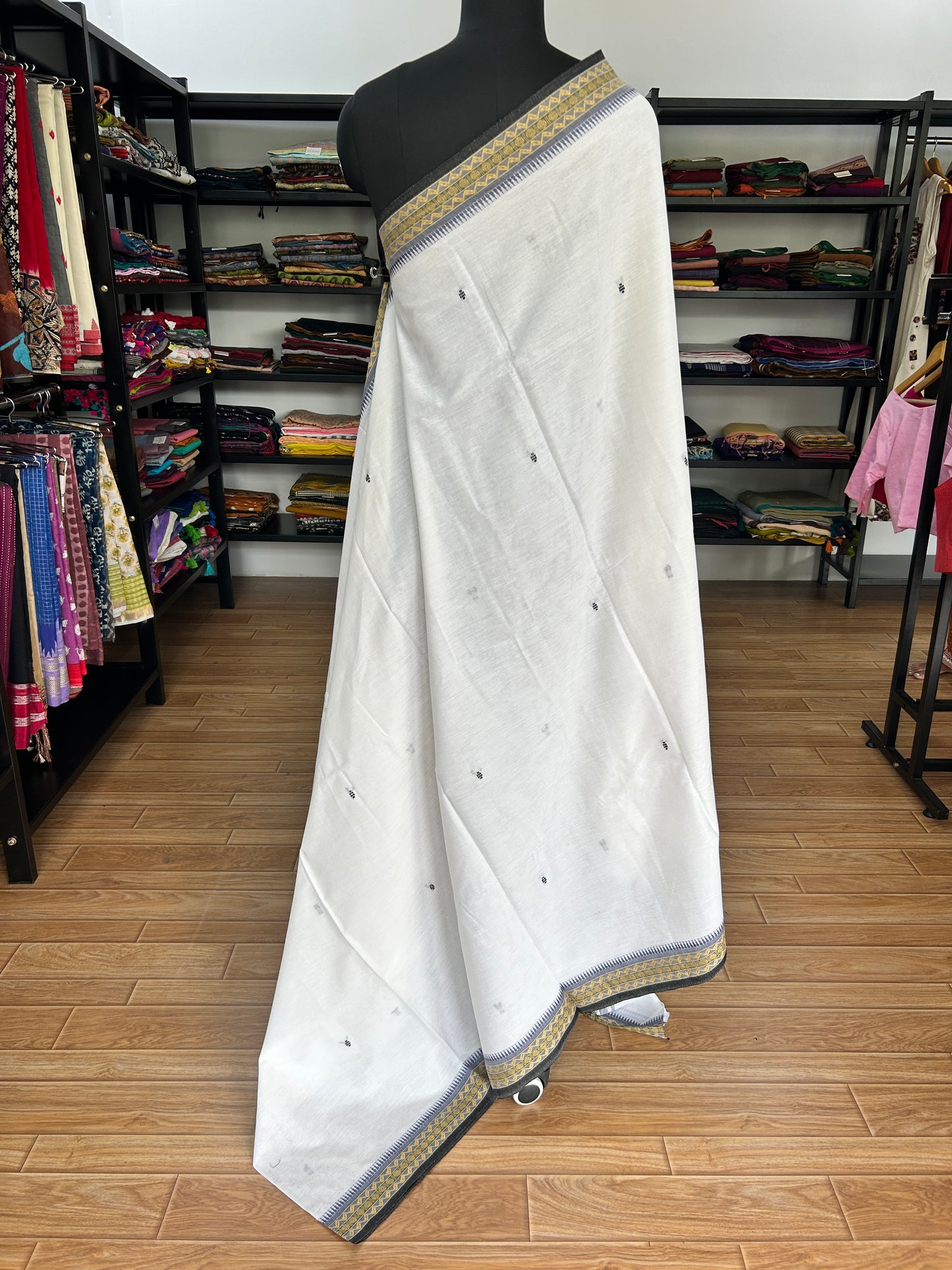 WHITE DHANIAKHALI SAREE