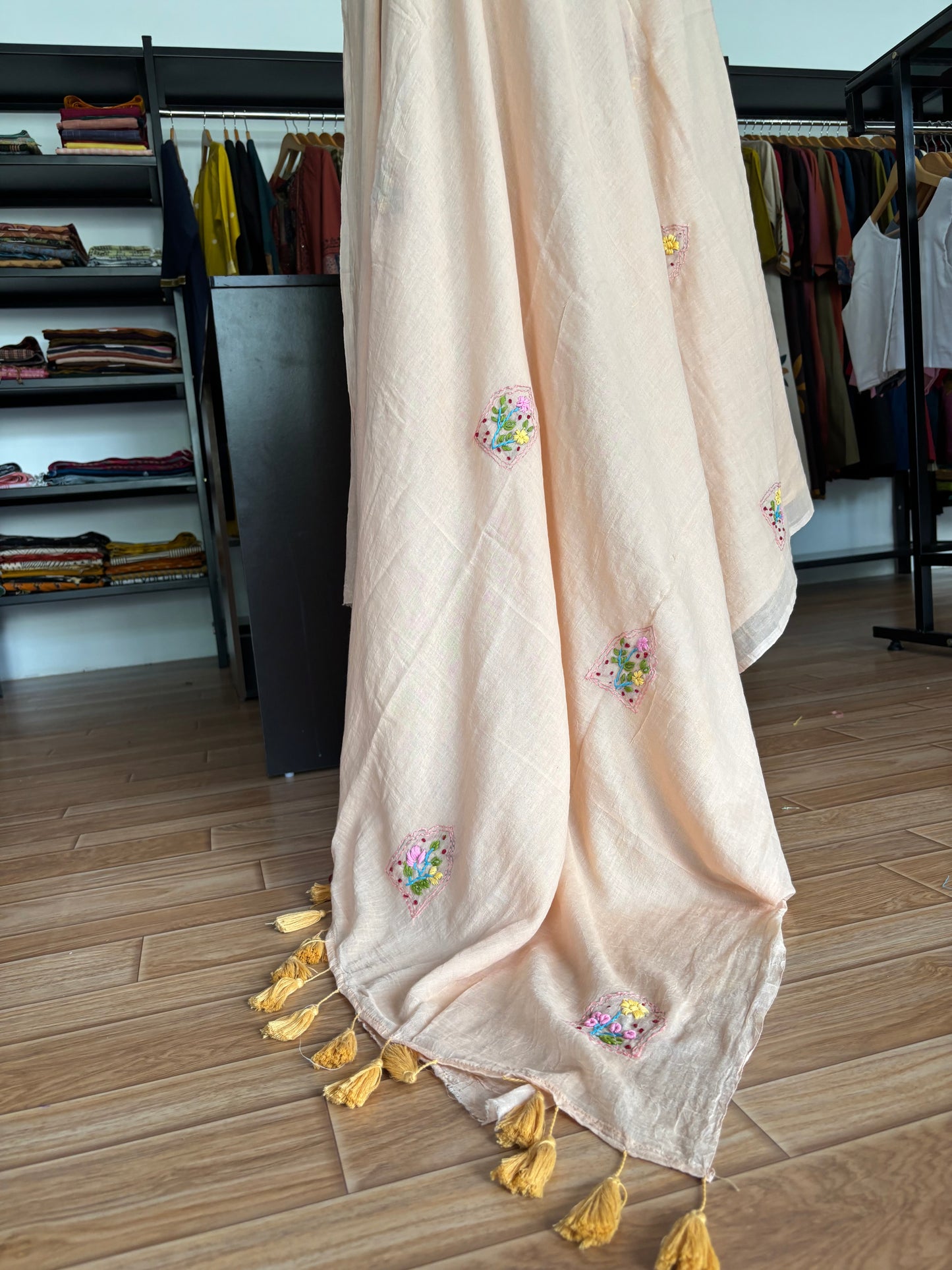BEIGE EMBROIDERED MUL SAREE