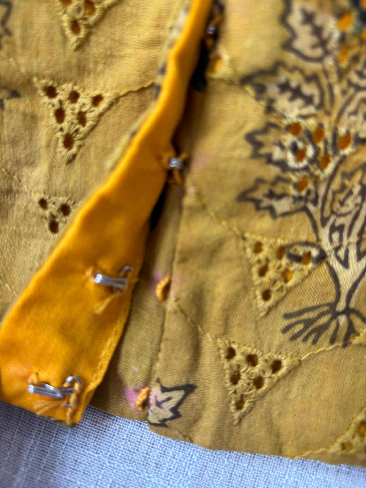 YELLOW HAKOBA BLOUSE