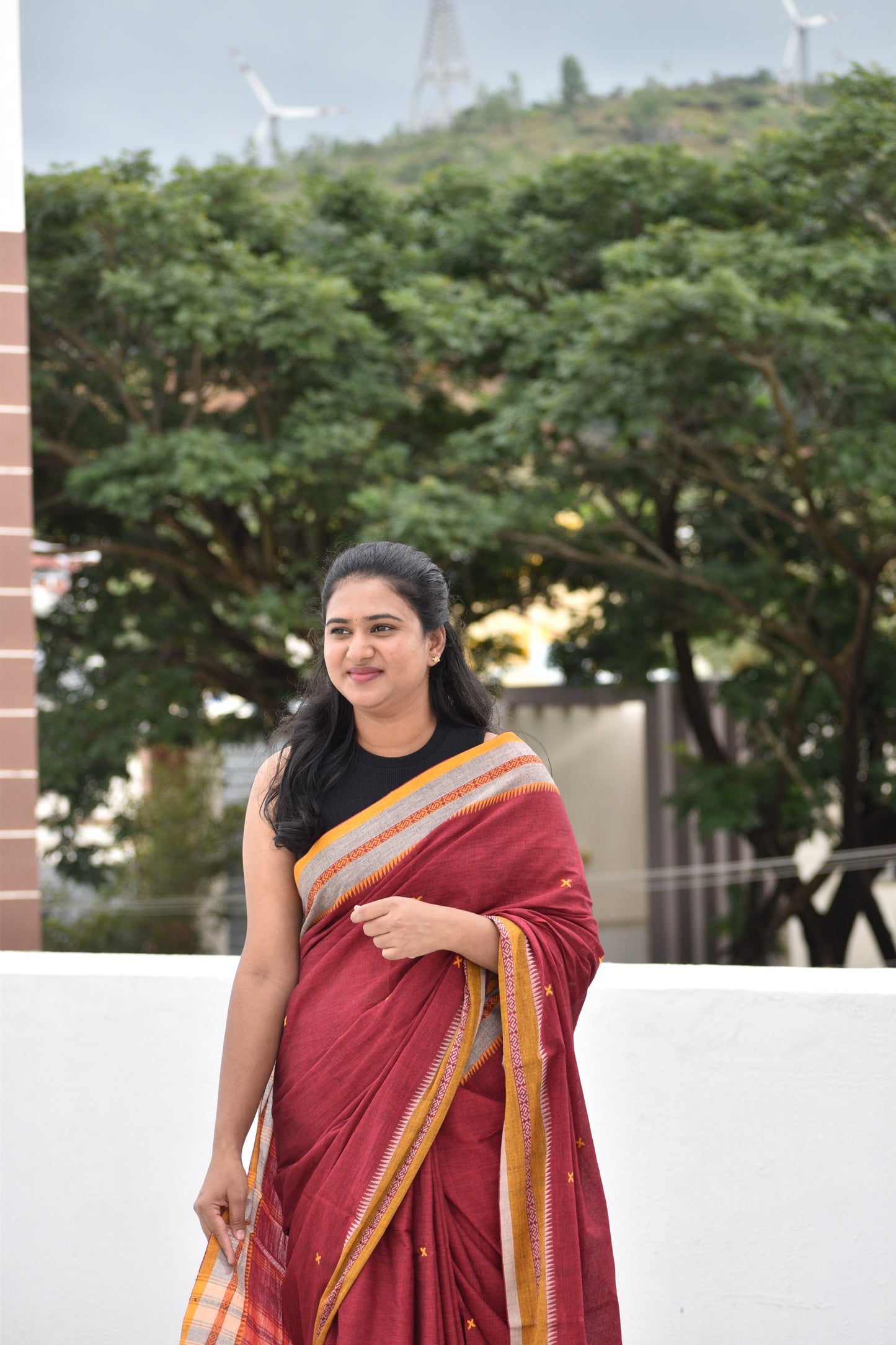 RED DHANIAKHALI SAREE