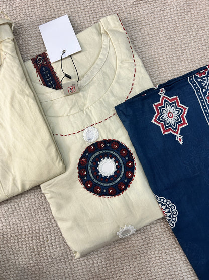 WHITE GAMTHI COTTON SUIT
