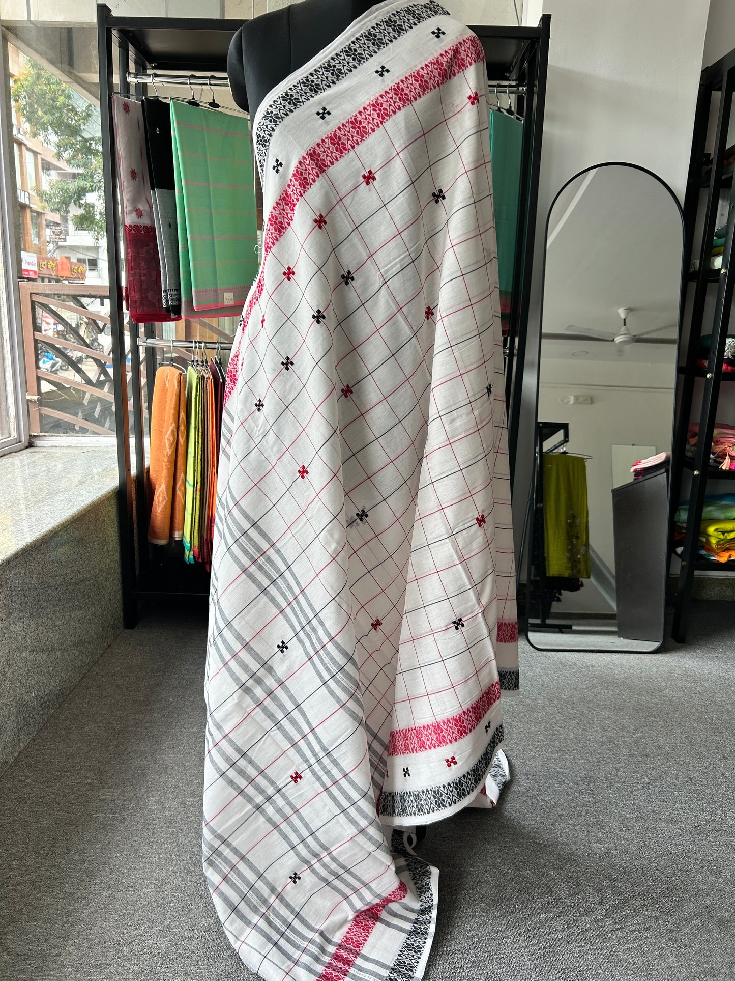 WHITE DHANIAKHALI SAREE