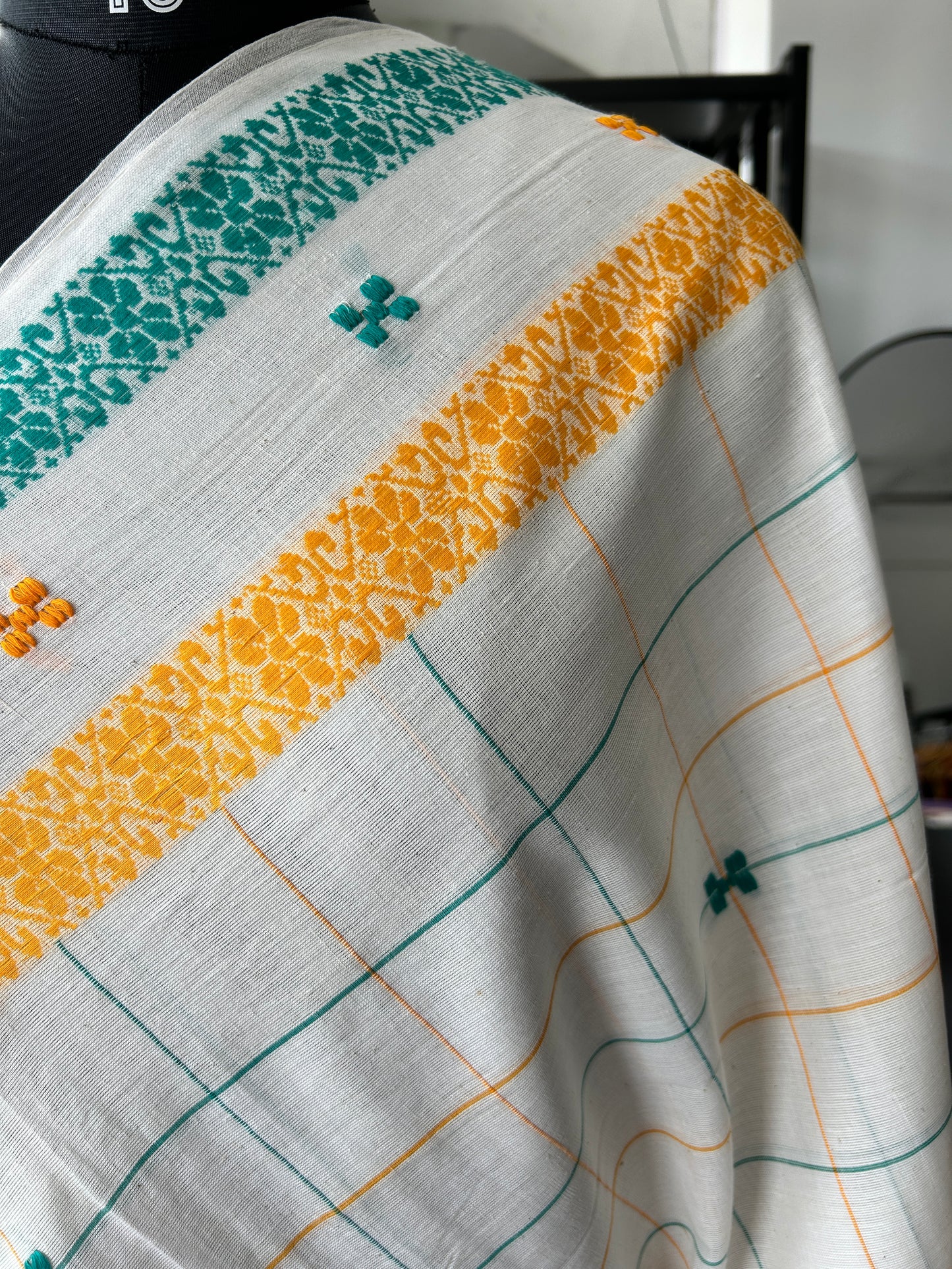 WHITE DHANIAKHALI SAREE