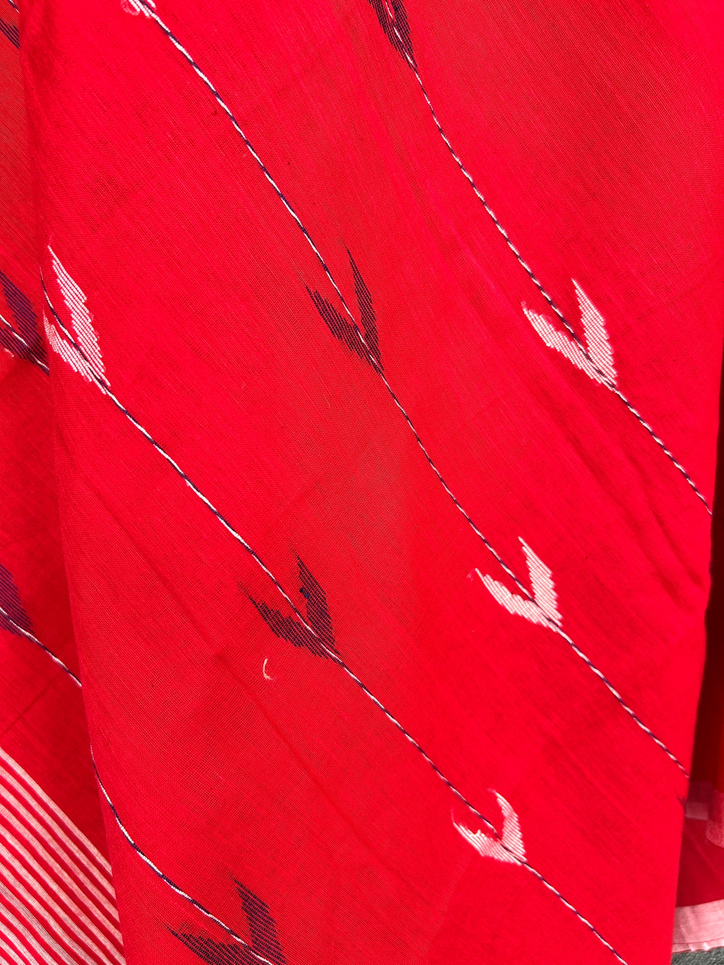 RED TEMPLE JAMDANI