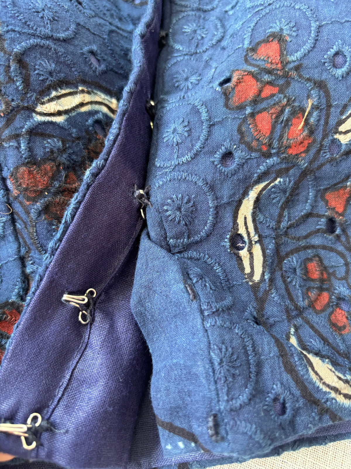NAVY BLUE HAKOBA BLOUSE
