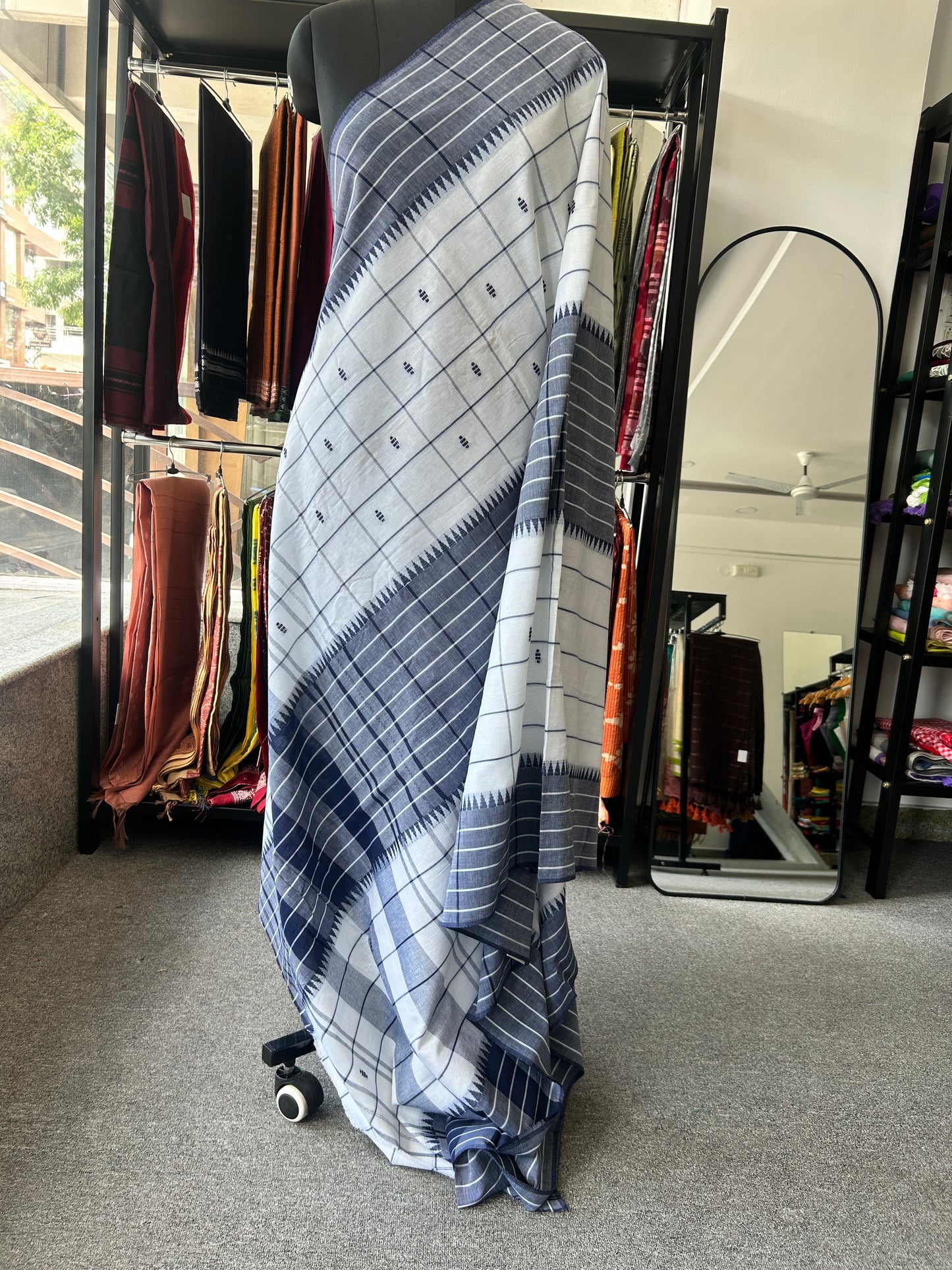 WHITE DHANIAKHALI SAREE