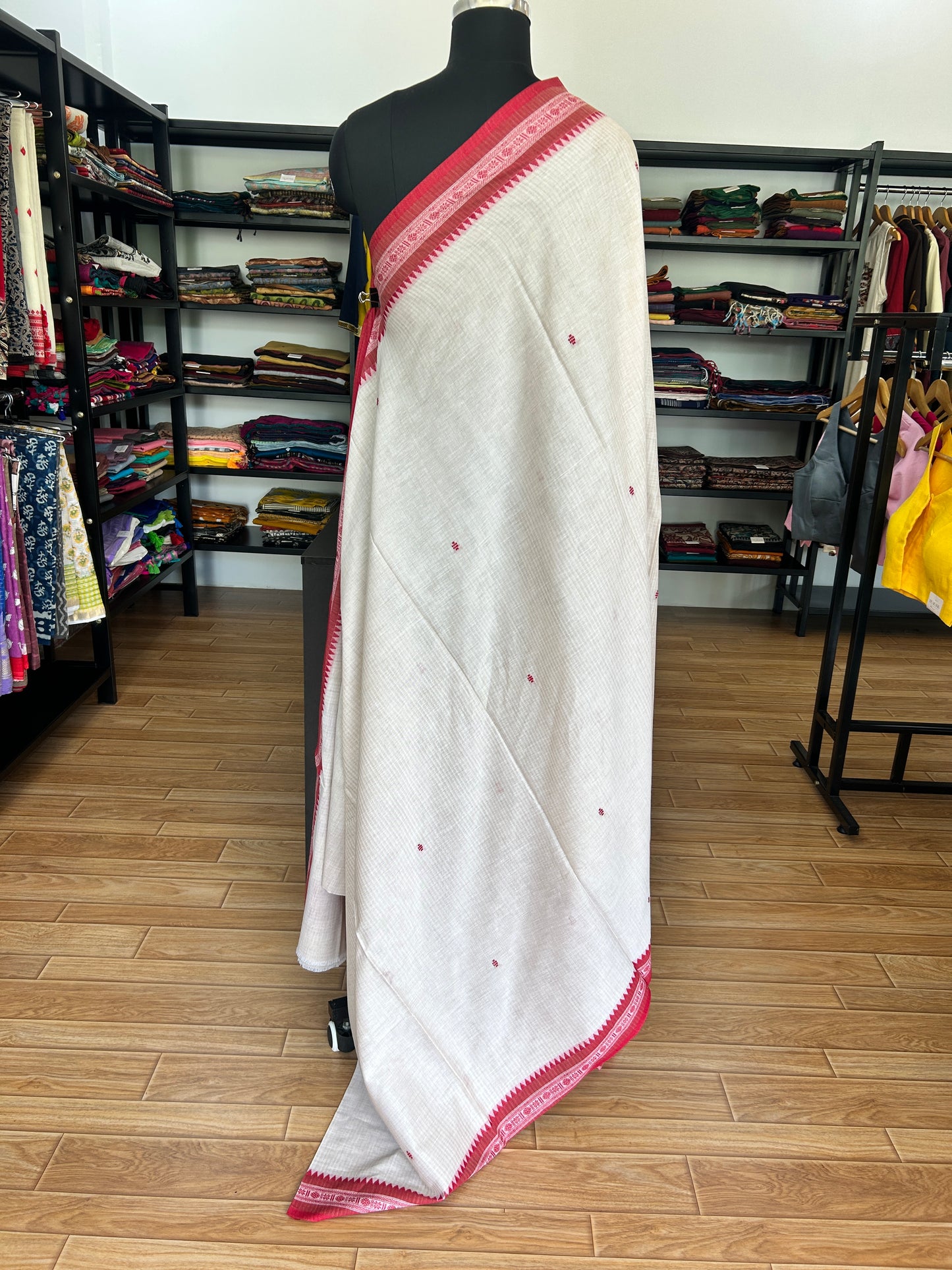 WHITE DHANIAKHALI SAREE