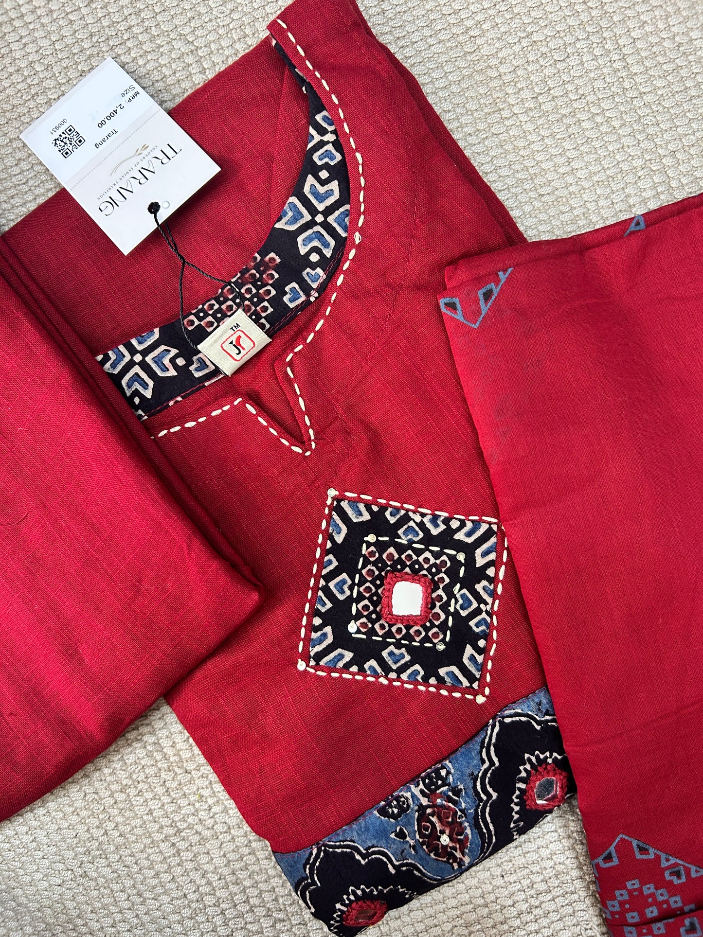 RED GAMTHI COTTON SUIT