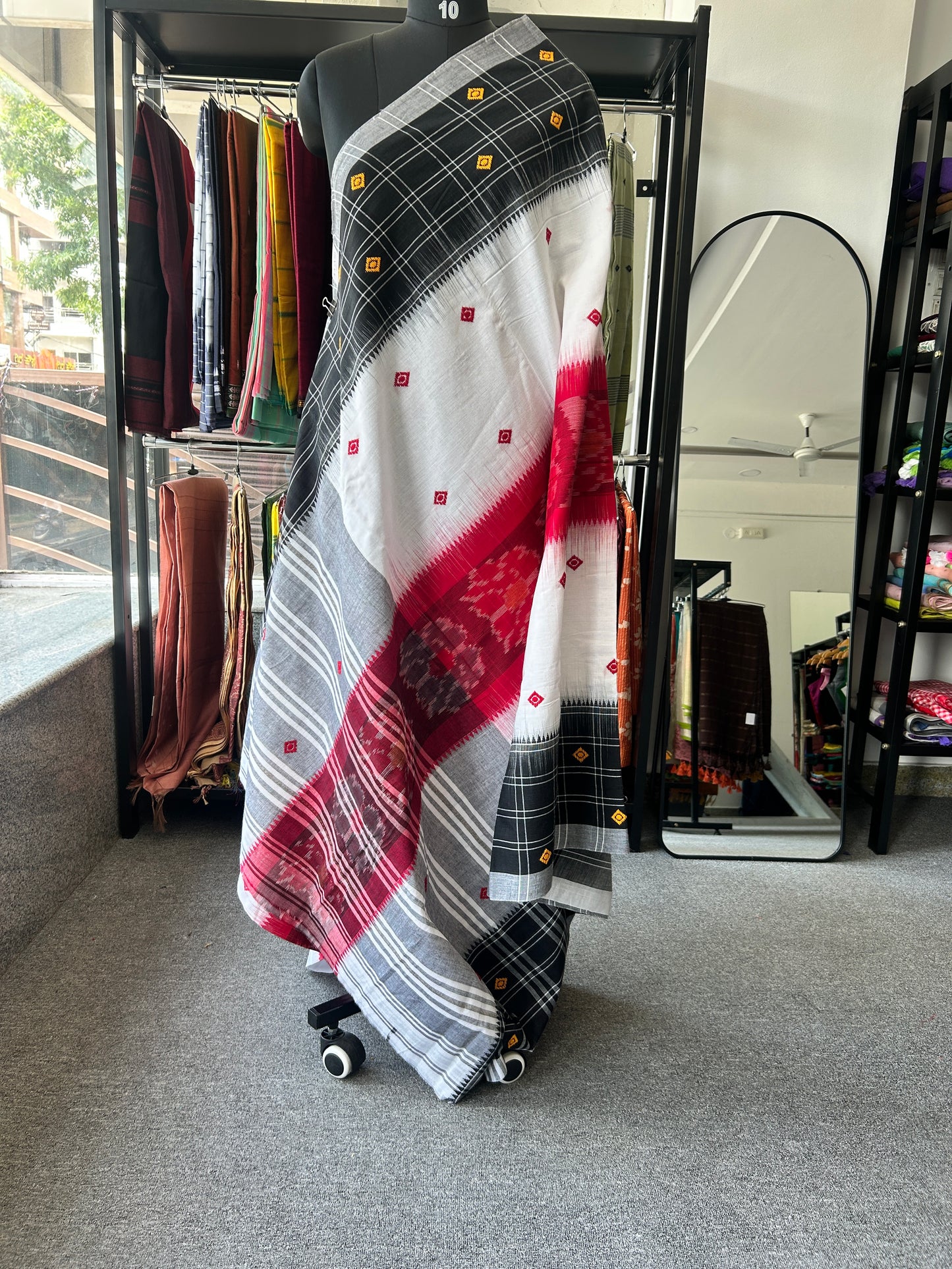 WHITE DHANIAKHALI SAREE