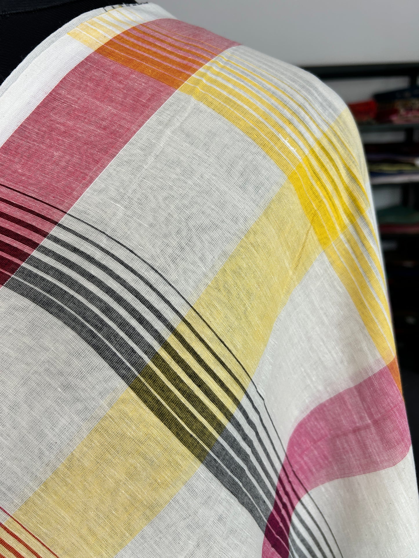 MULTICOLOUR BHUJODI JAMDANI