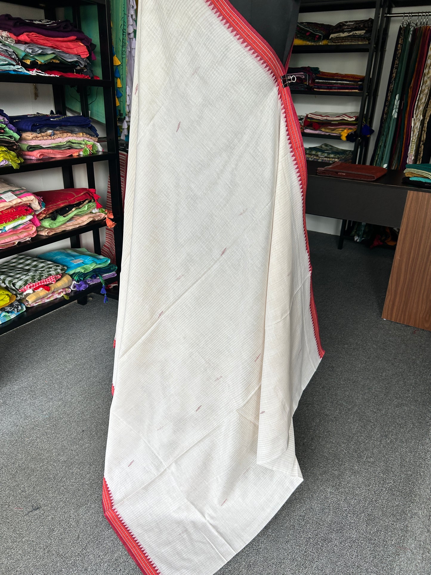 WHITE DHANIAKHALI SAREE