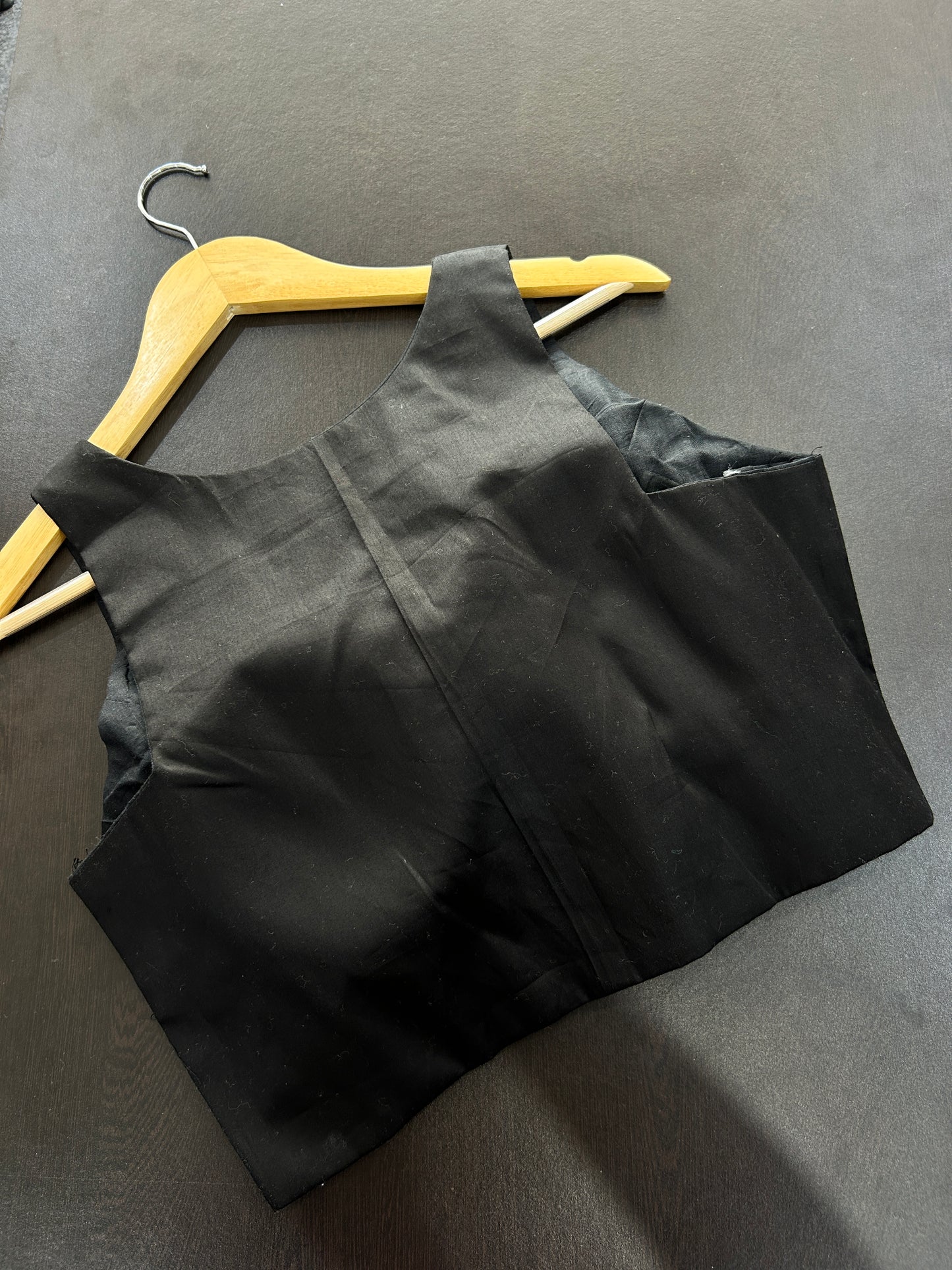 BLACK BLOUSE