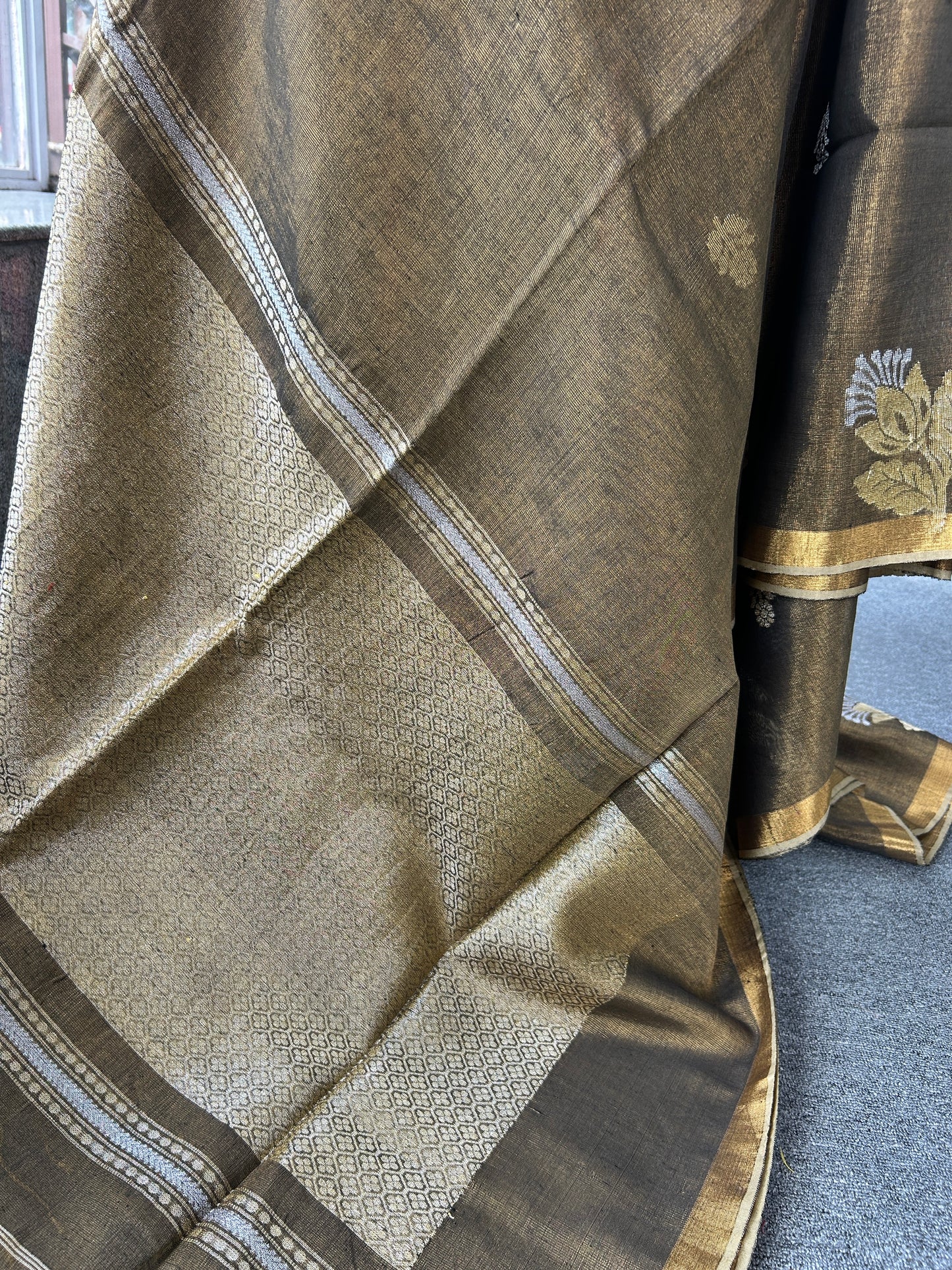 GREY TISSUE JAMDANI