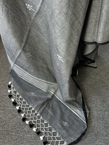 GREY JAMDANI