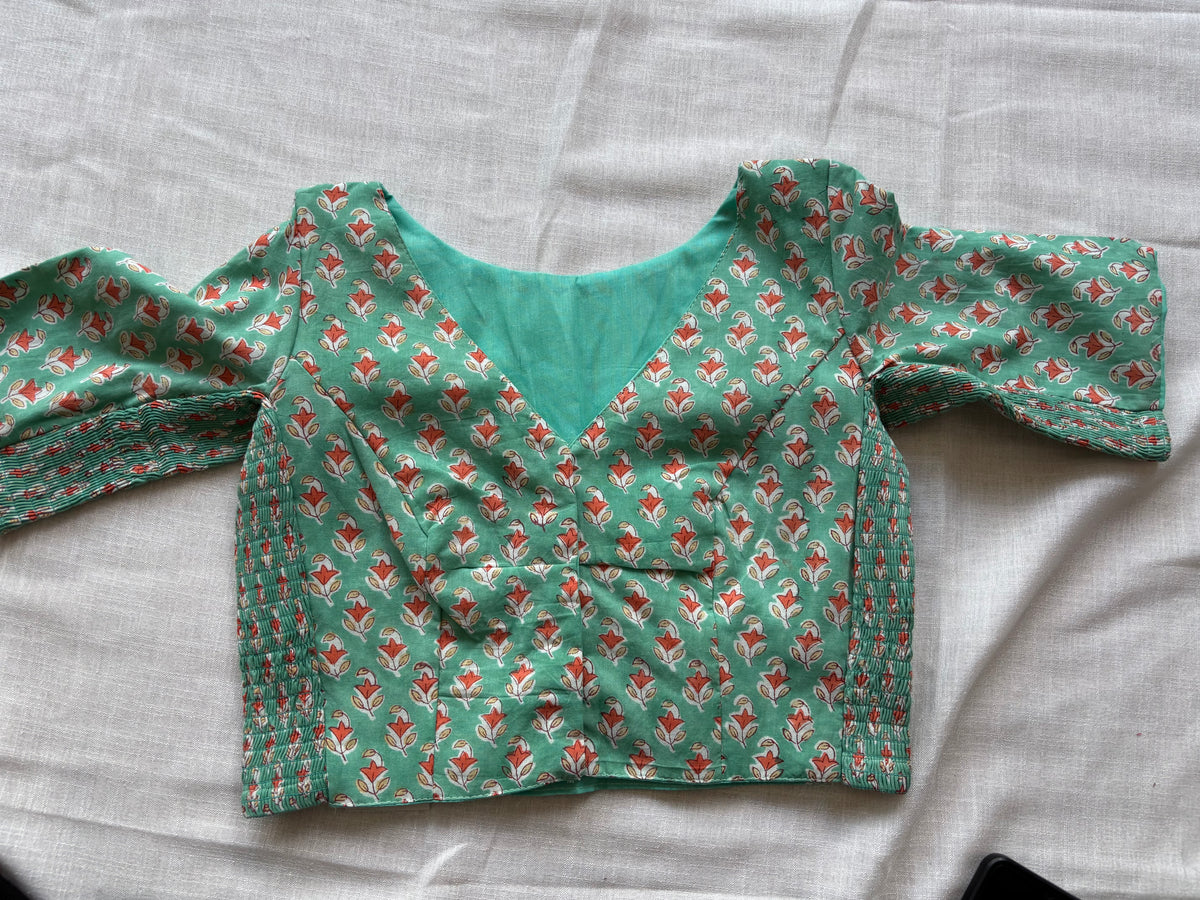 GREEN STRECHABLE BLOUSE