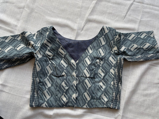 GREY STRECHABLE BLOUSE