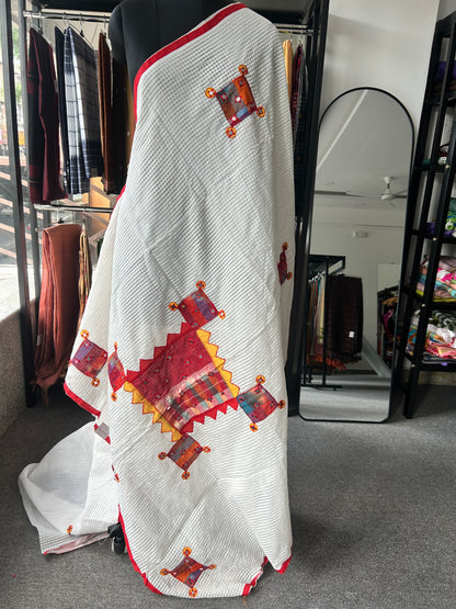 White applique kota