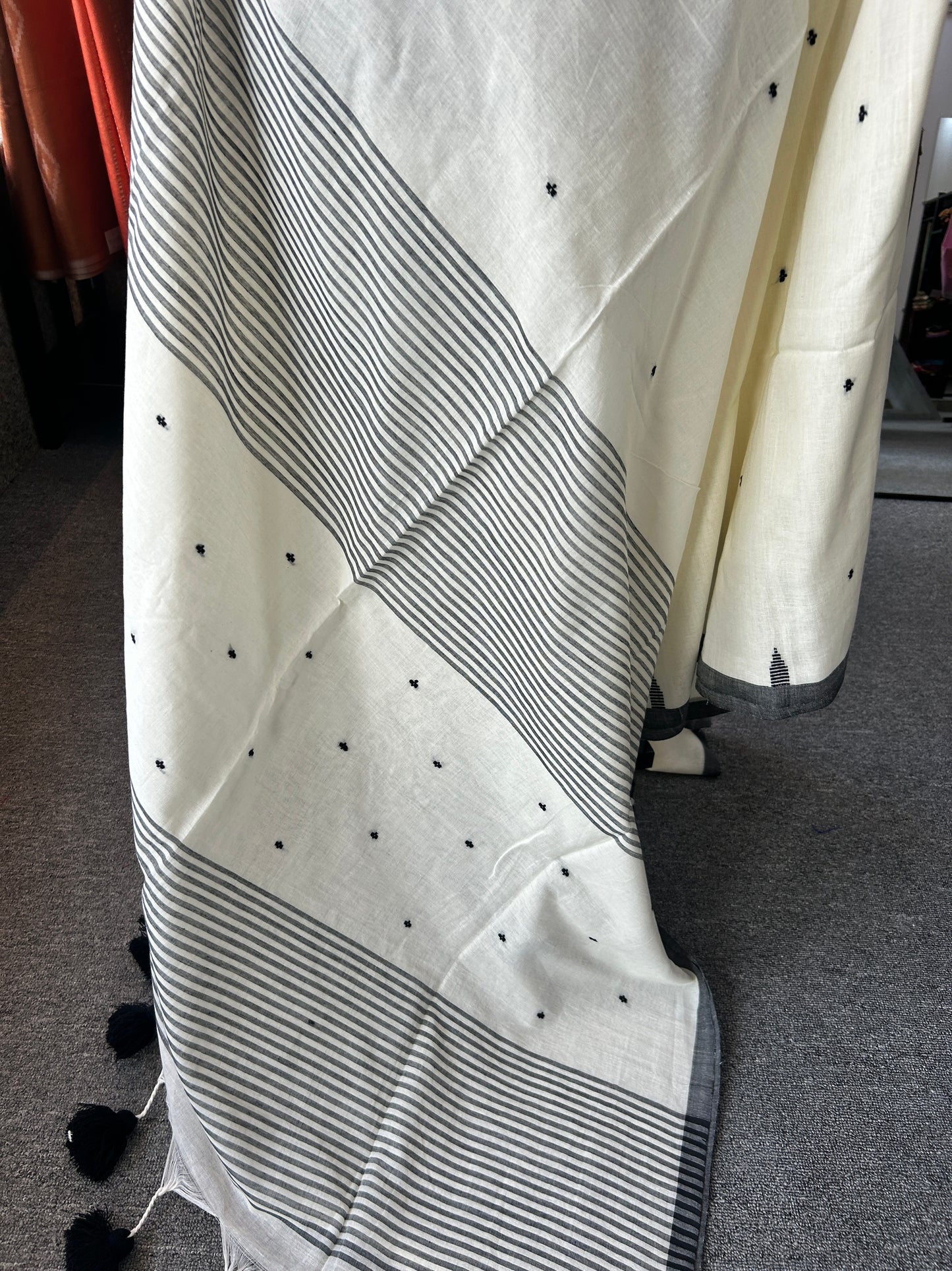 WHITE MUL JAMDANI SAREE