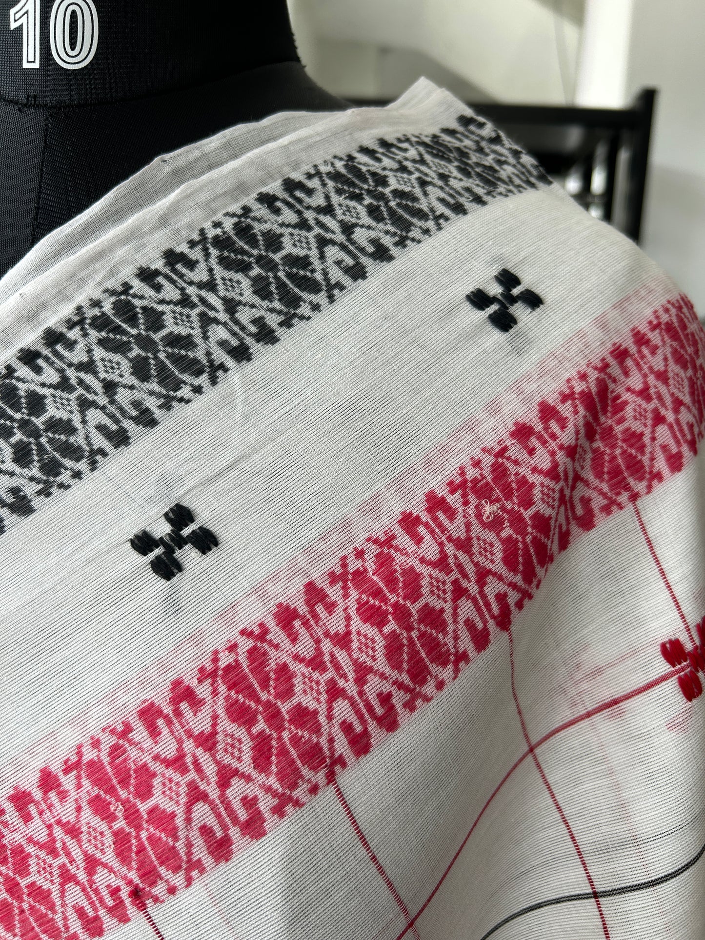WHITE DHANIAKHALI SAREE