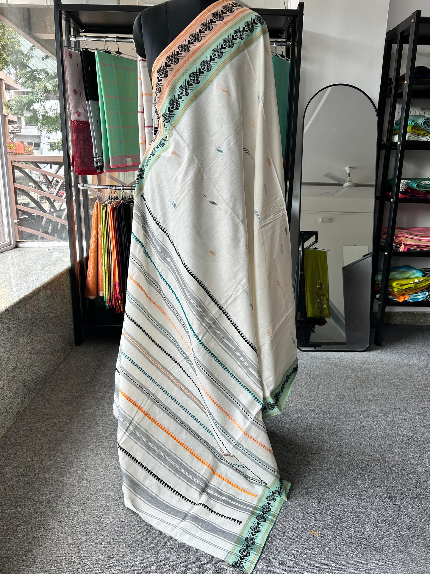 WHITE DHANIAKHALI SAREE