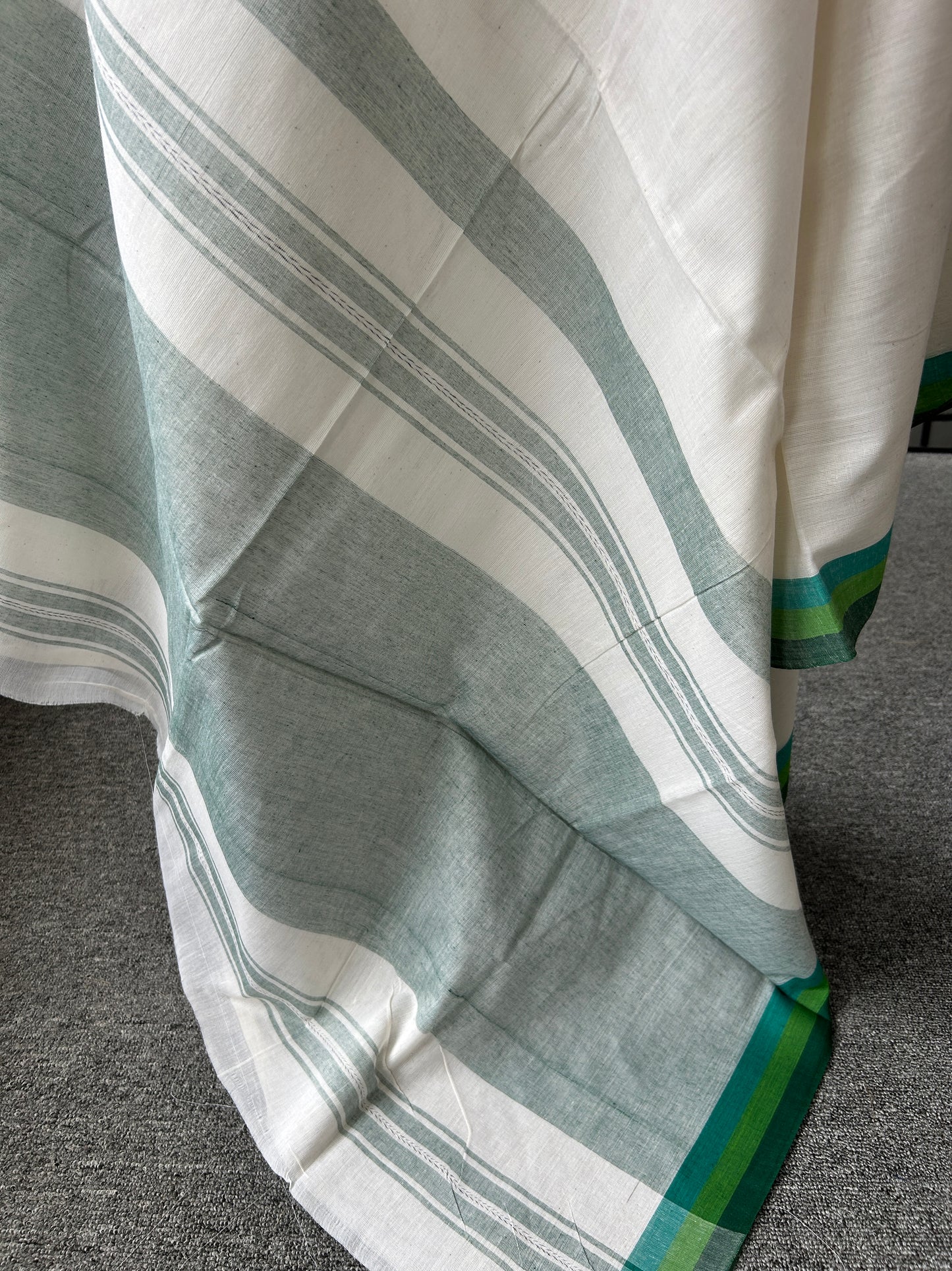 WHITE DHANIAKHALI SAREE