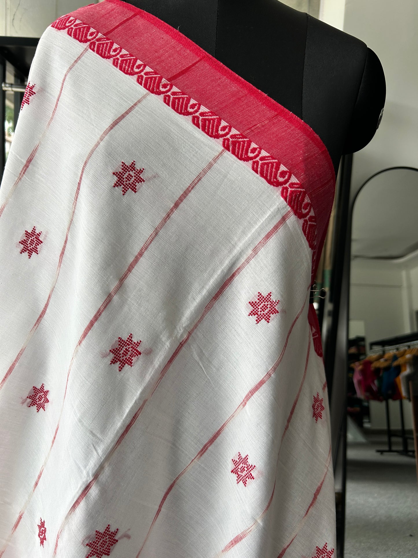 WHITE DHANIAKHALI SAREE