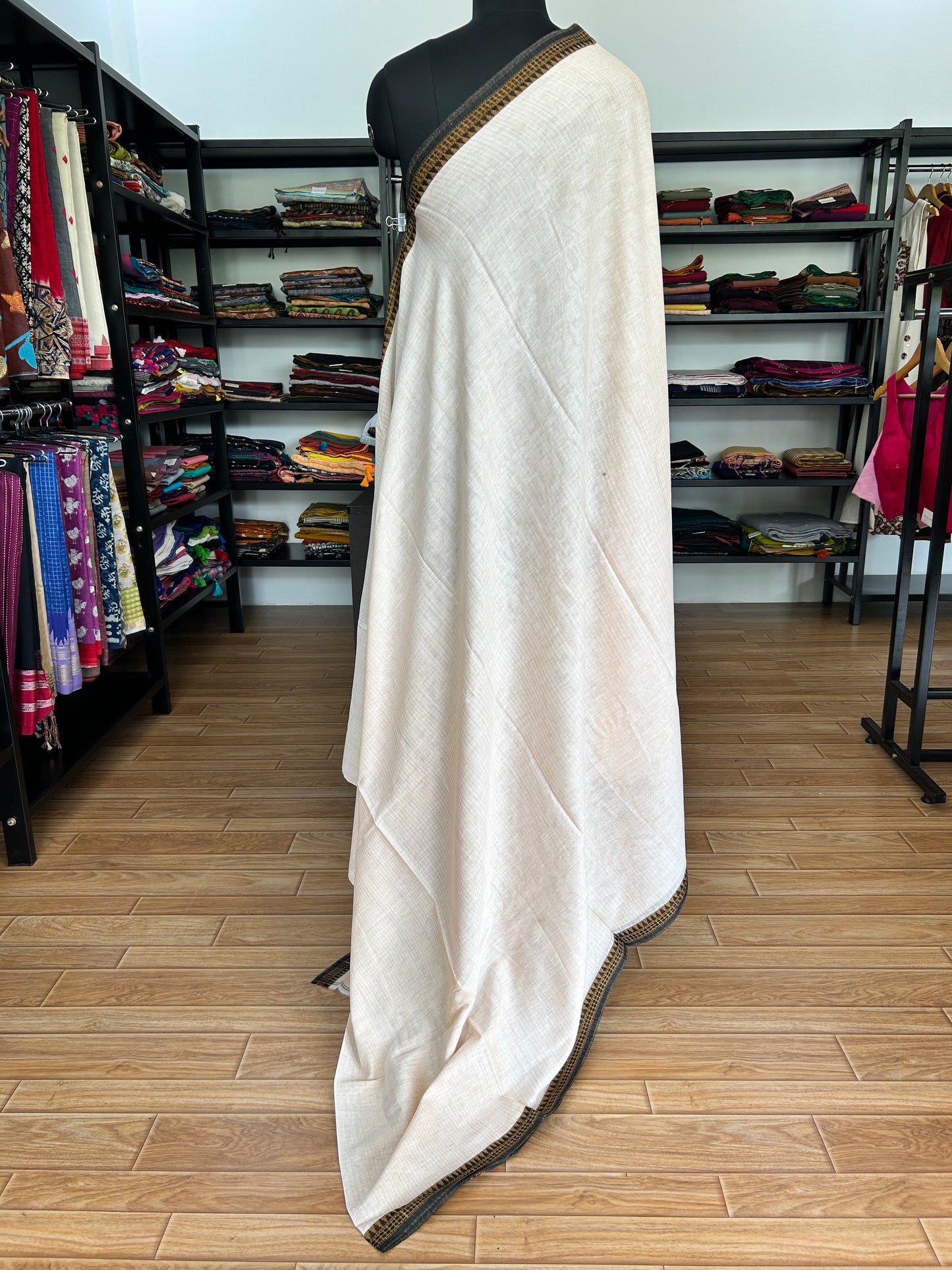 WHITE DHANIAKHALI SAREE