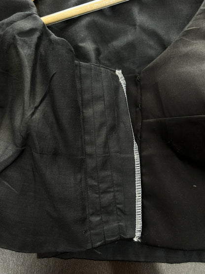 BLACK BLOUSE