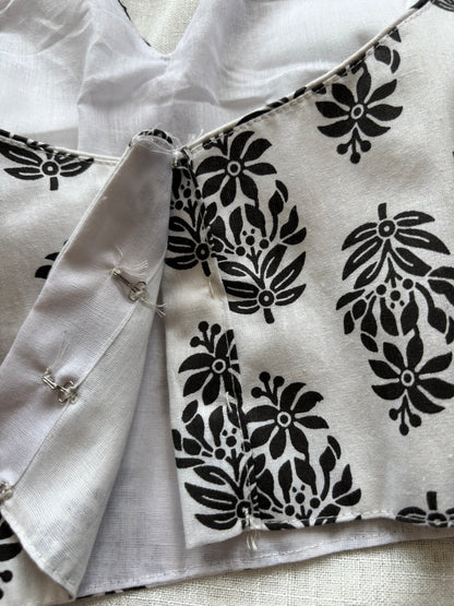 WHITE STRECHABLE BLOUSE